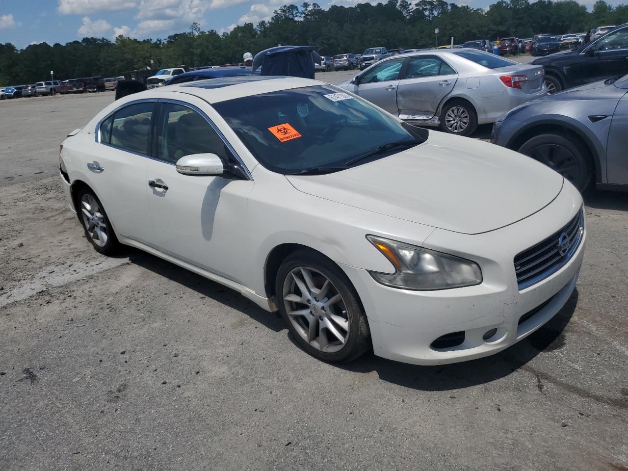 Nissan Maxima S