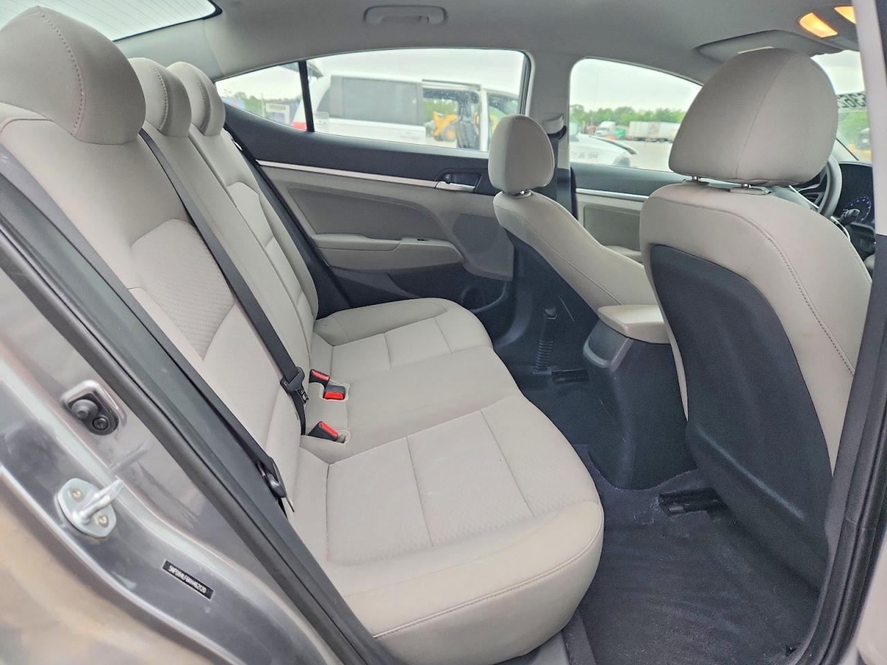 Hyundai ELANTRA Sel