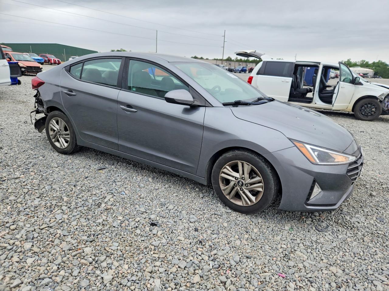 Hyundai ELANTRA Sel