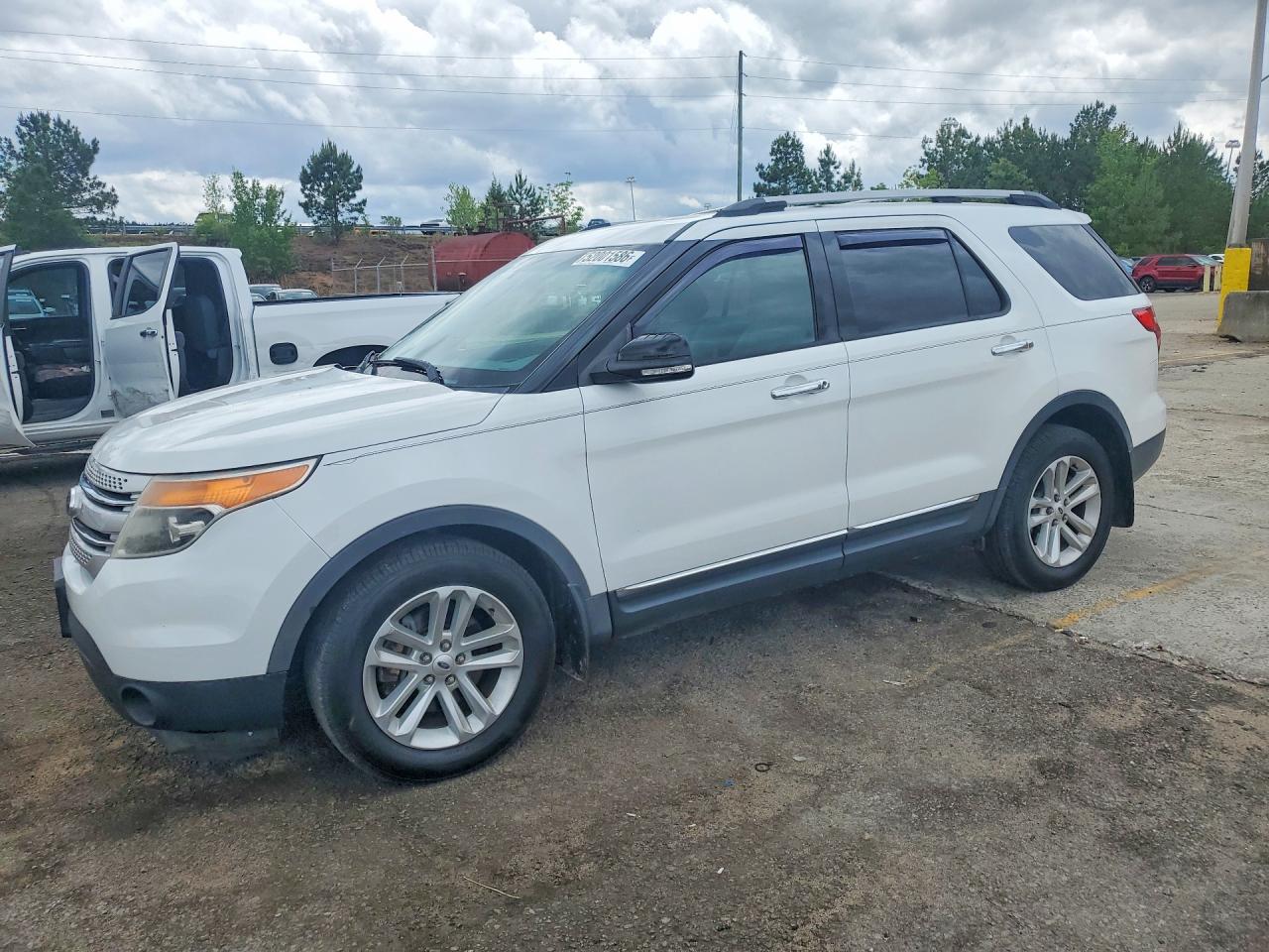 Salvage Ford Expl 4d Image