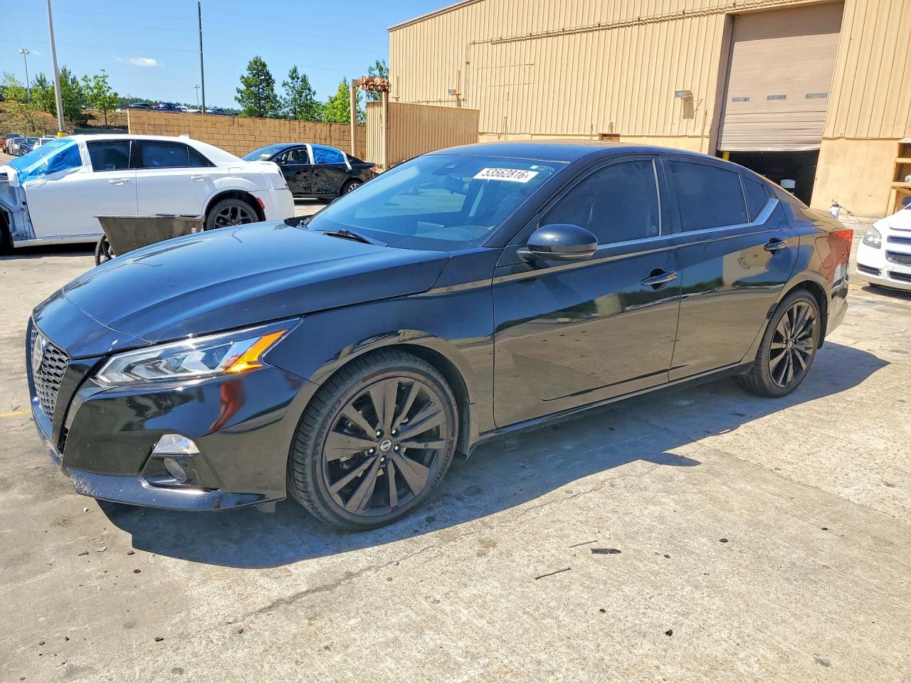 Salvage Nissan Altima Image