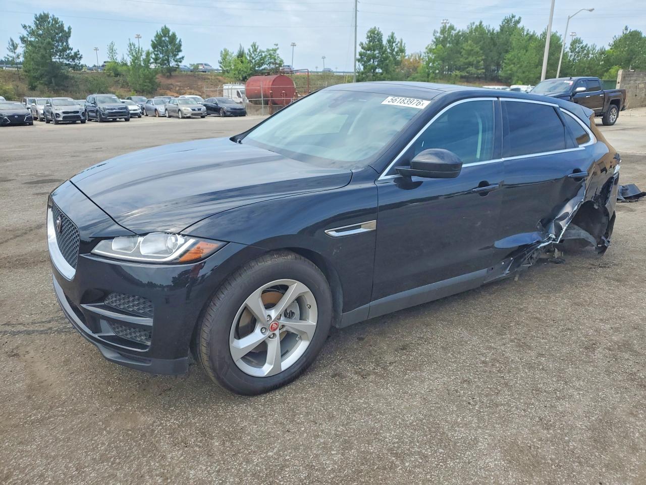 Salvage Jaguar F-PACE Image