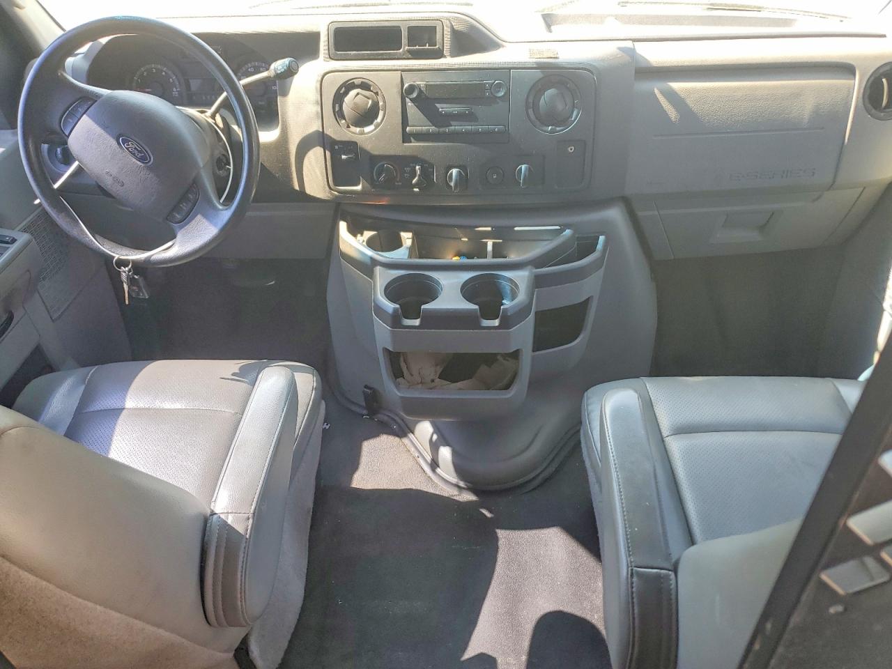 Ford Econoline E250 Van