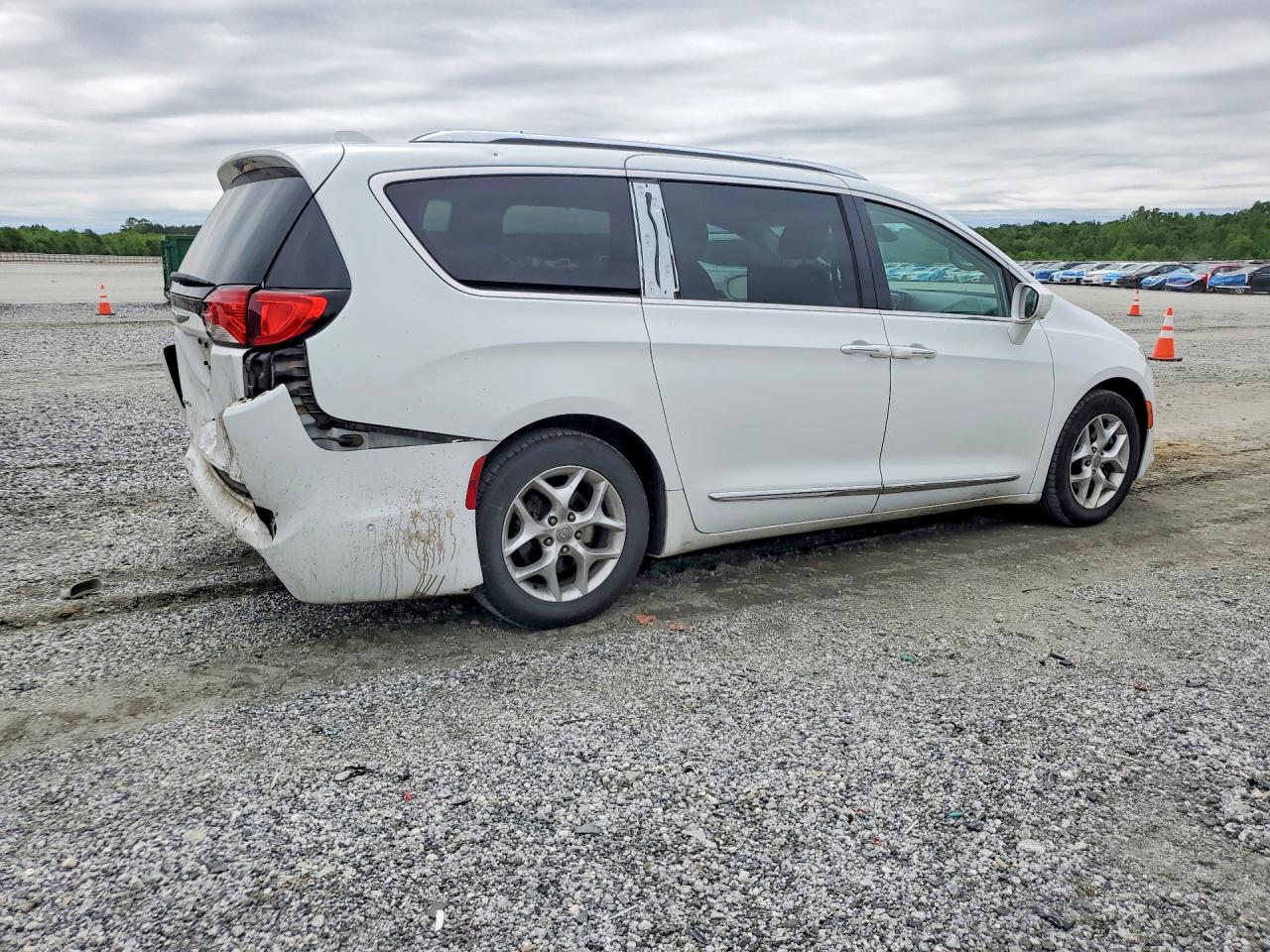 Chrysler Pacifica