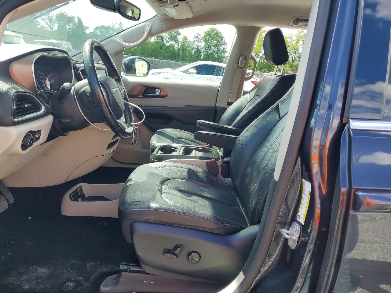 Chrysler Pacifica Touring L