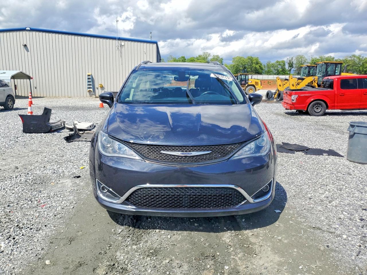 Chrysler Pacifica Touring L