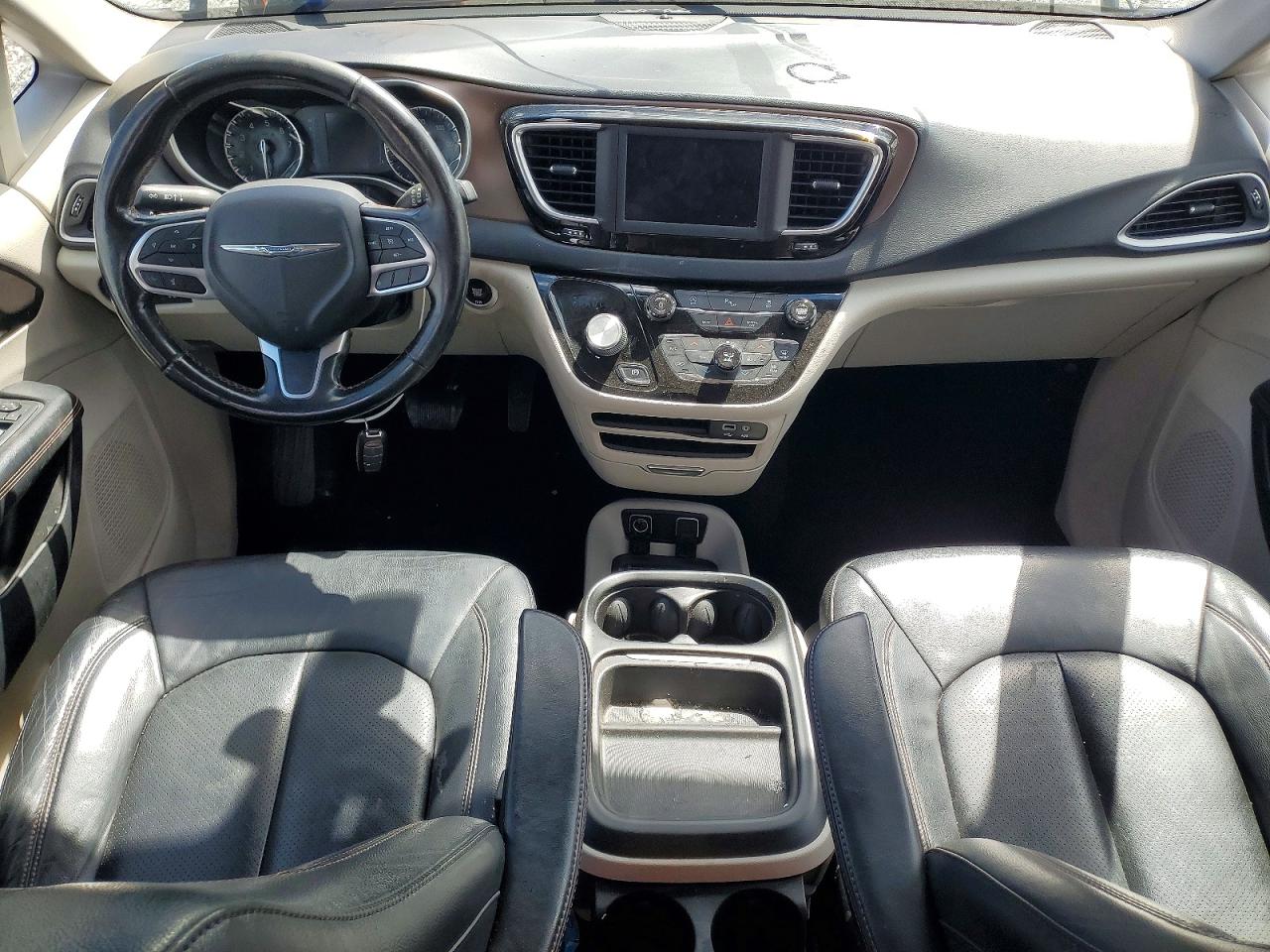 Chrysler Pacifica Touring L
