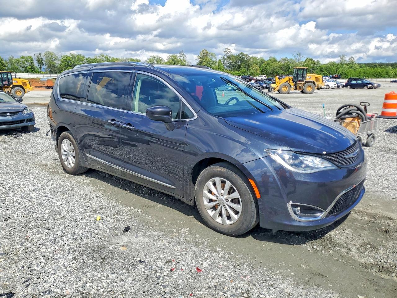 Chrysler Pacifica Touring L