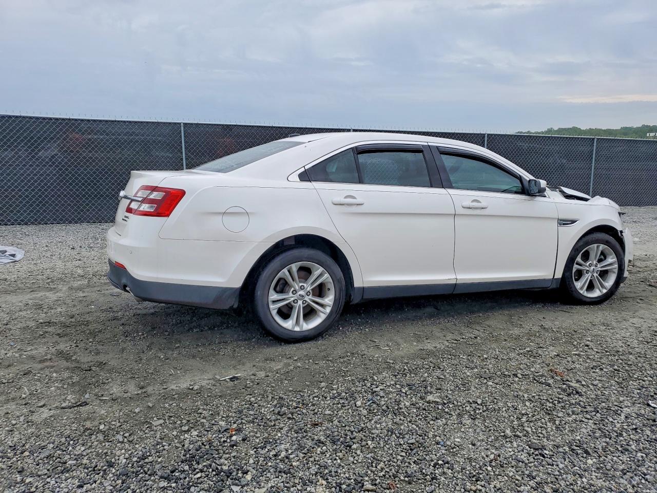 Ford Taurus Sel