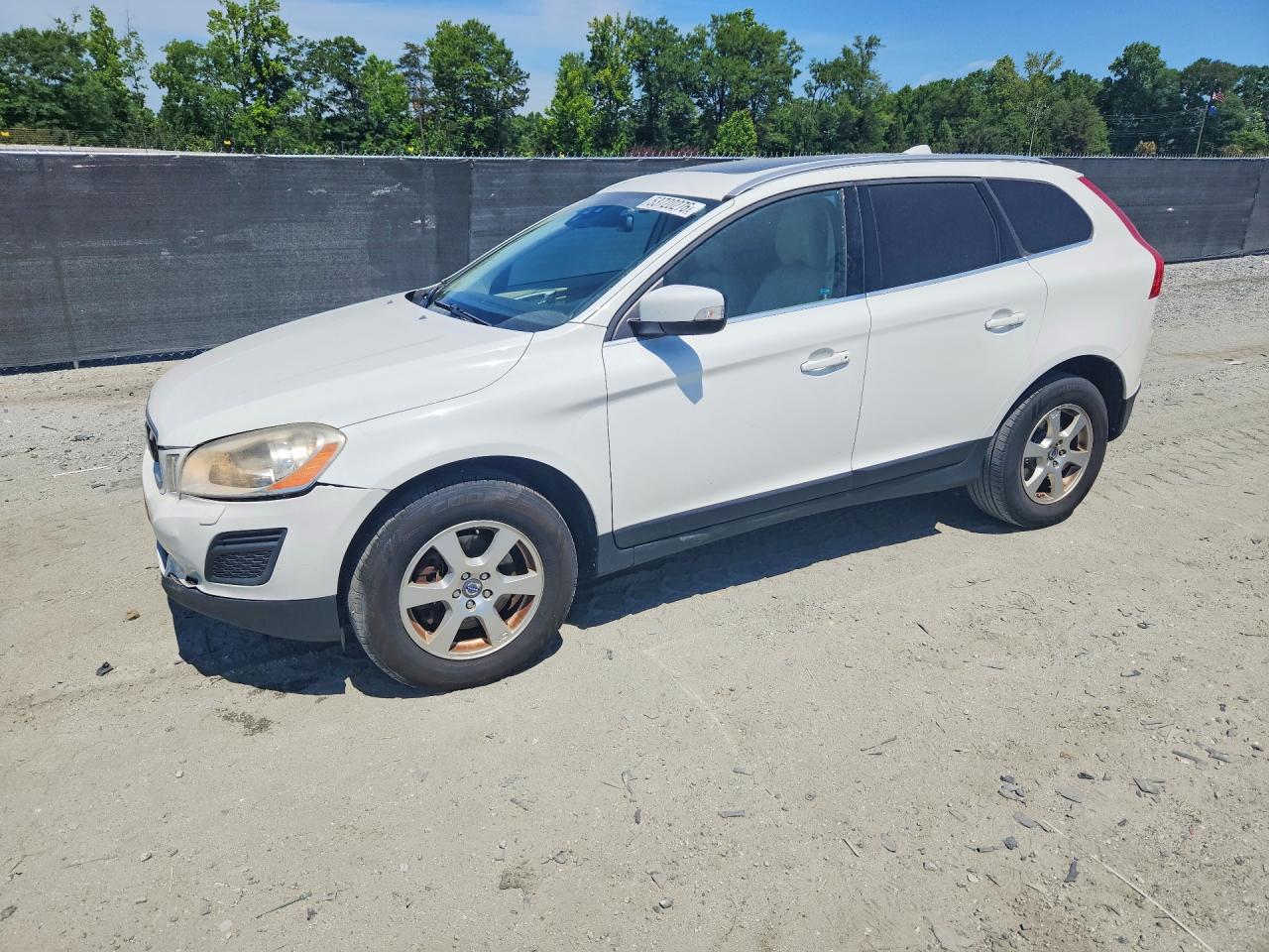 Salvage Volvo XC60 Image