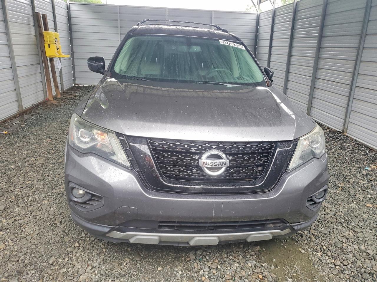 Nissan Pathfinder Sv