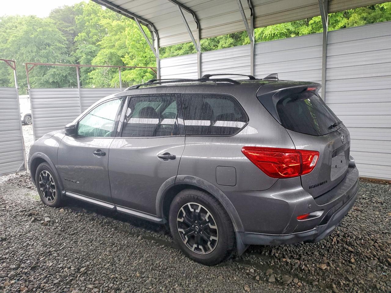 Nissan Pathfinder Sv
