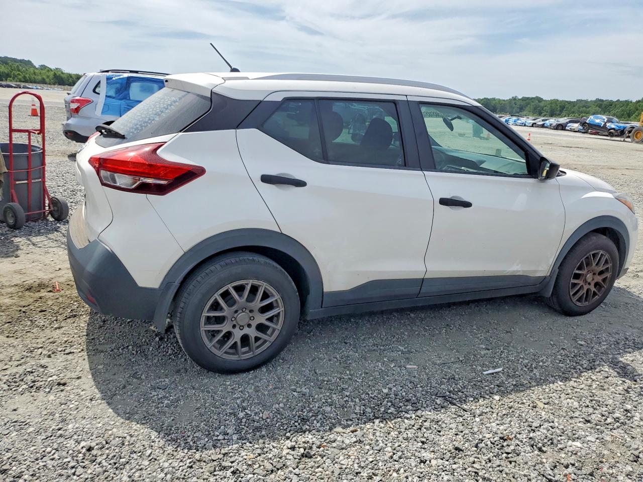 Nissan Kicks S