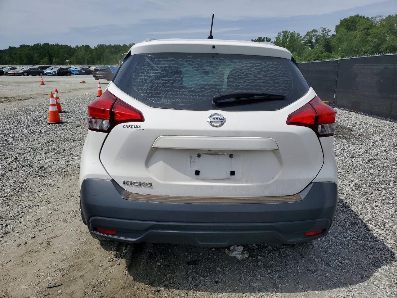 Nissan Kicks S