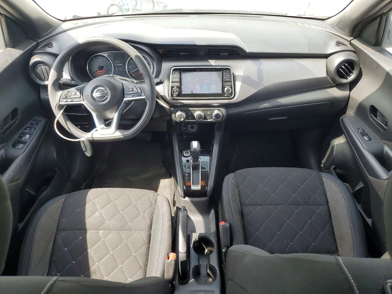 Nissan Kicks S