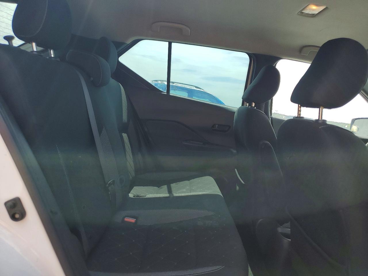 Nissan Kicks S