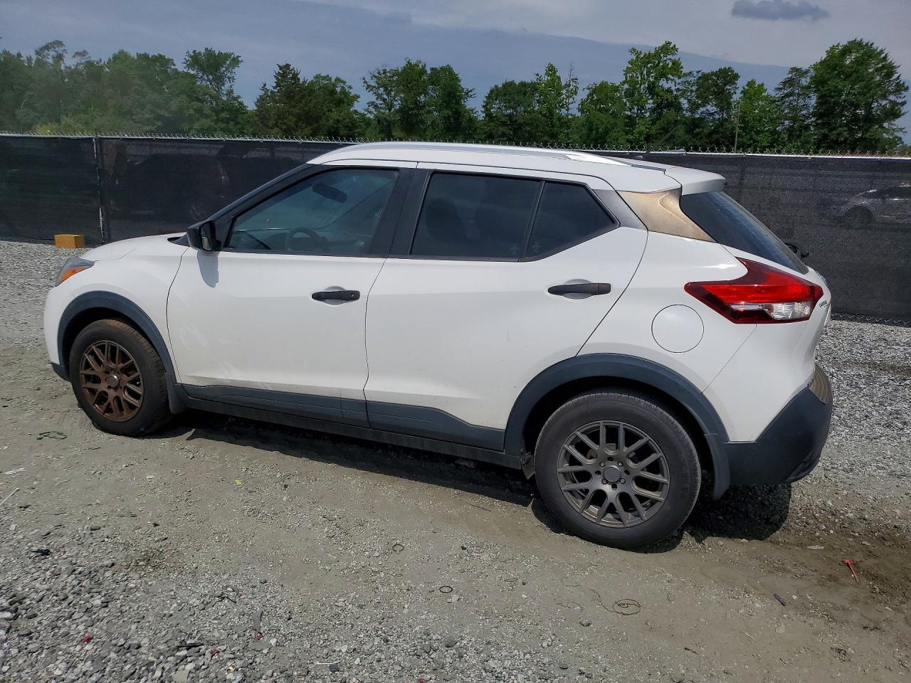 Nissan Kicks S