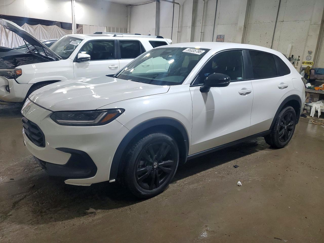 Salvage Honda HR-V Image
