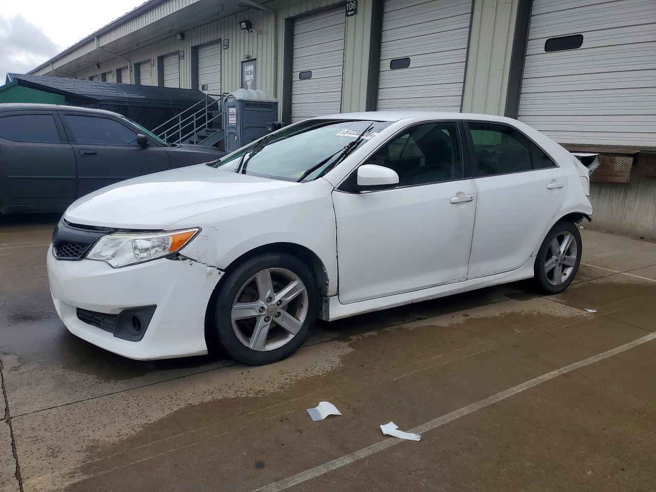 Salvage Toyota Camry Image