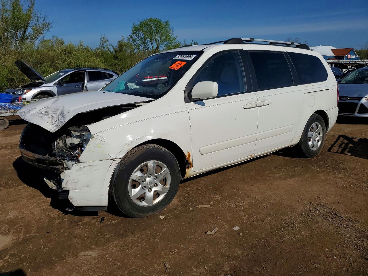 Salvage Kia Sedona Image