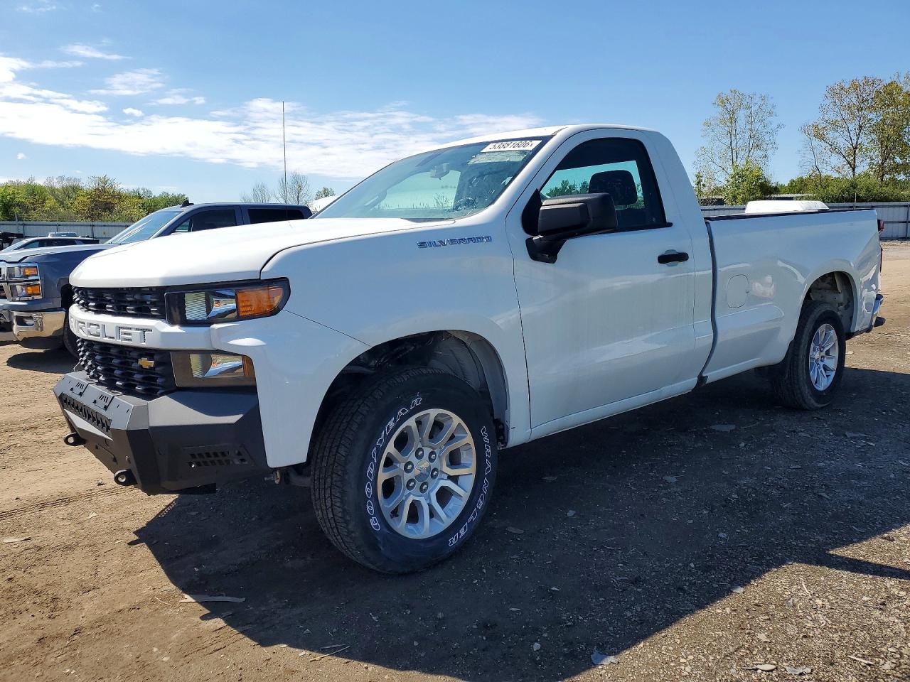 Salvage Chevrolet Silverado Image