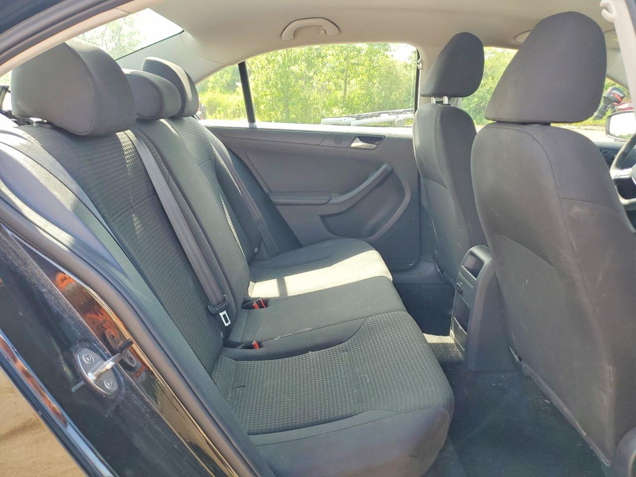 Volkswagen Jetta Base