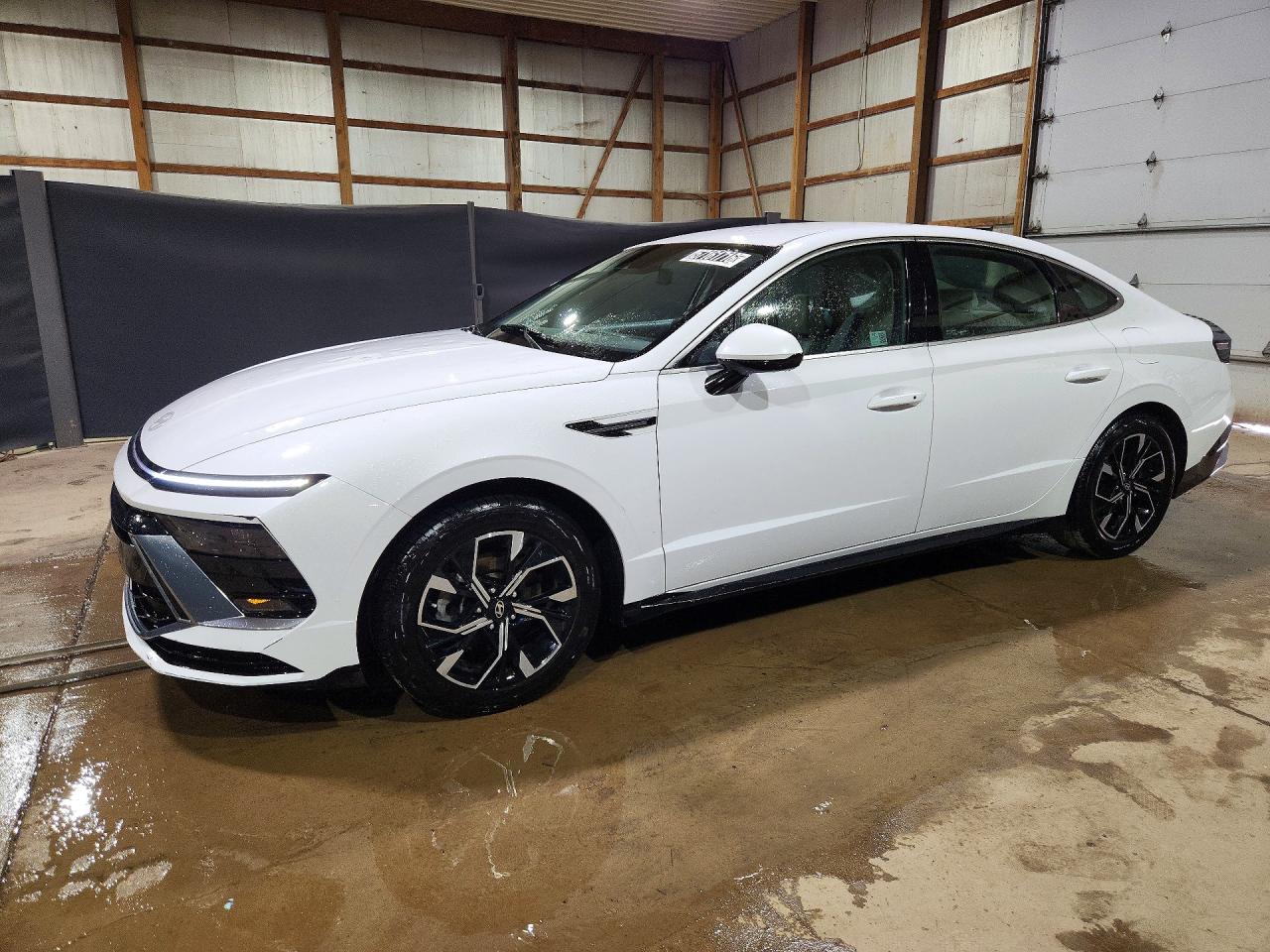 Salvage Hyundai SONATA Image