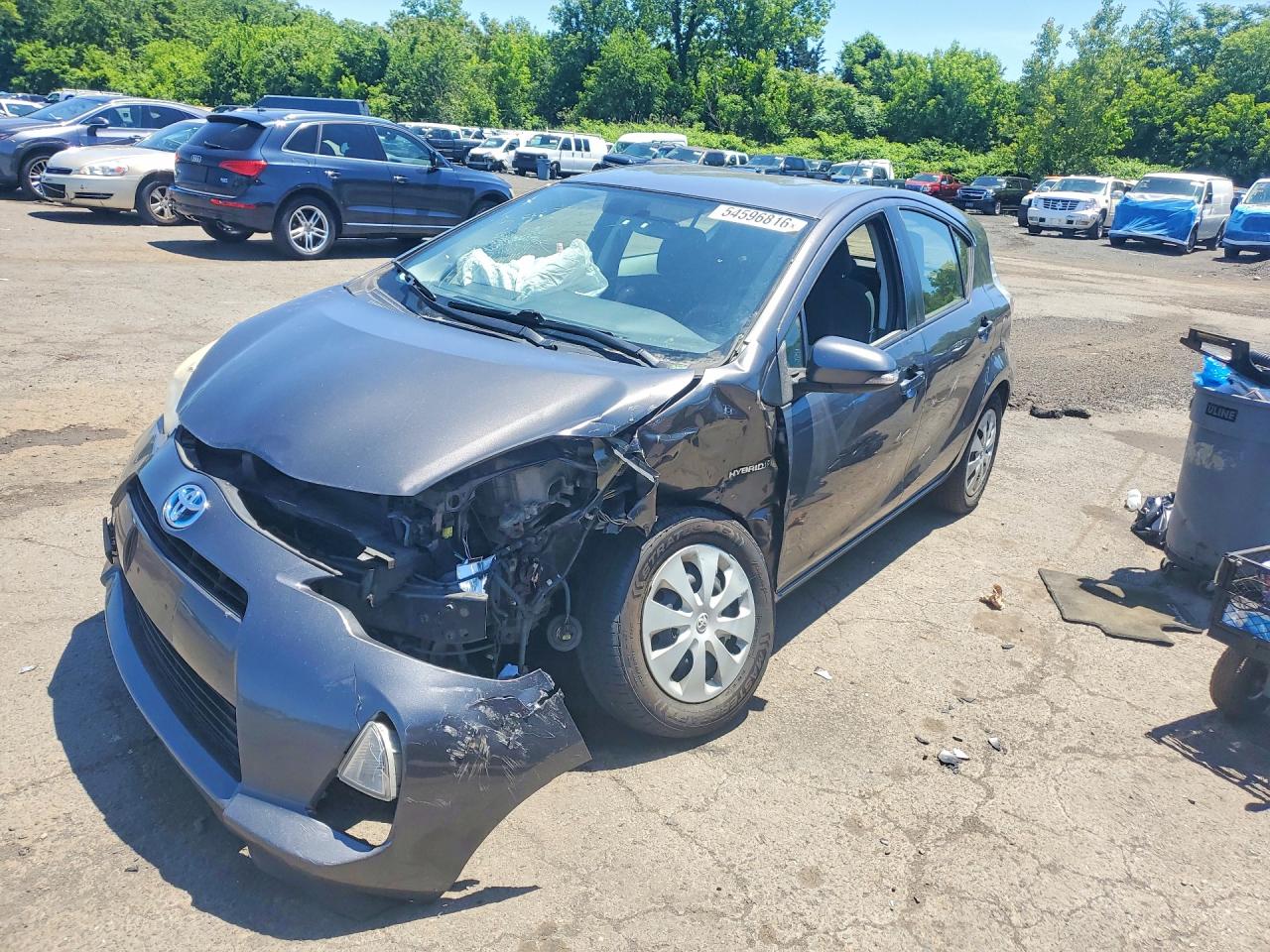 Salvage Toyota Prius Image
