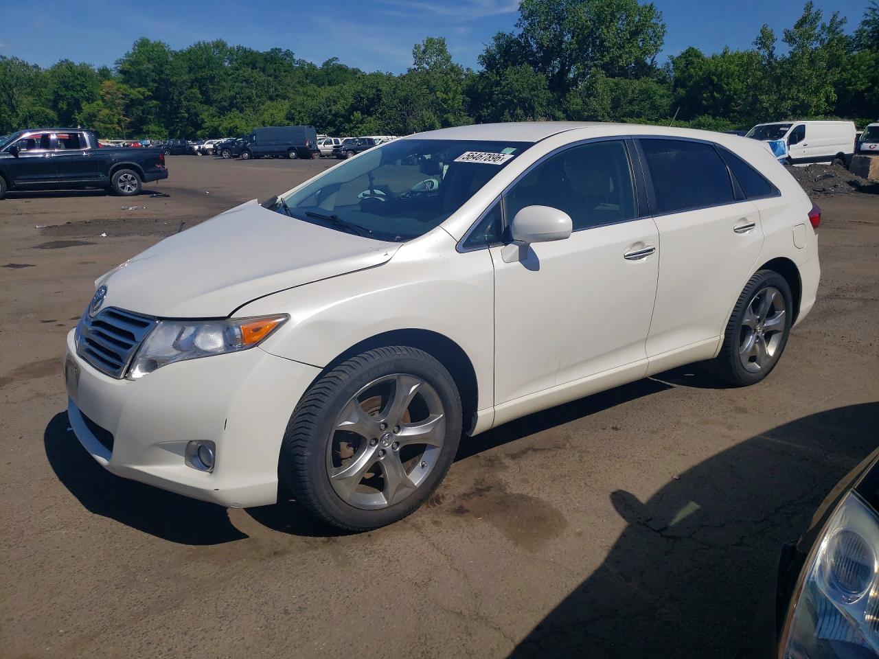 Salvage Toyota Venza Image