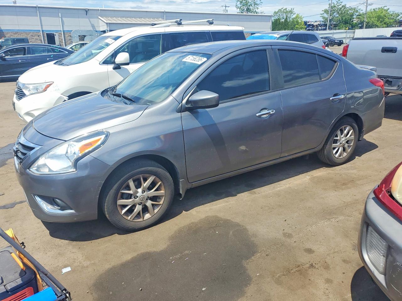 Salvage Nissan Versa Image
