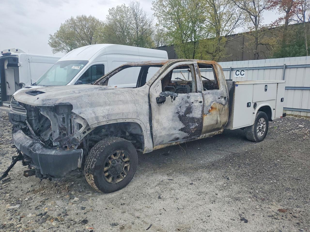 Salvage Chevrolet Silverado Image