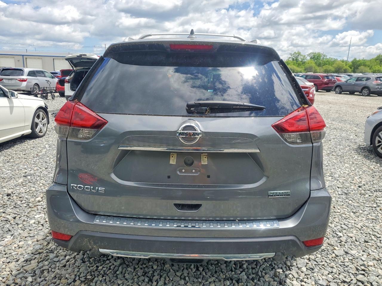 Nissan Rogue S