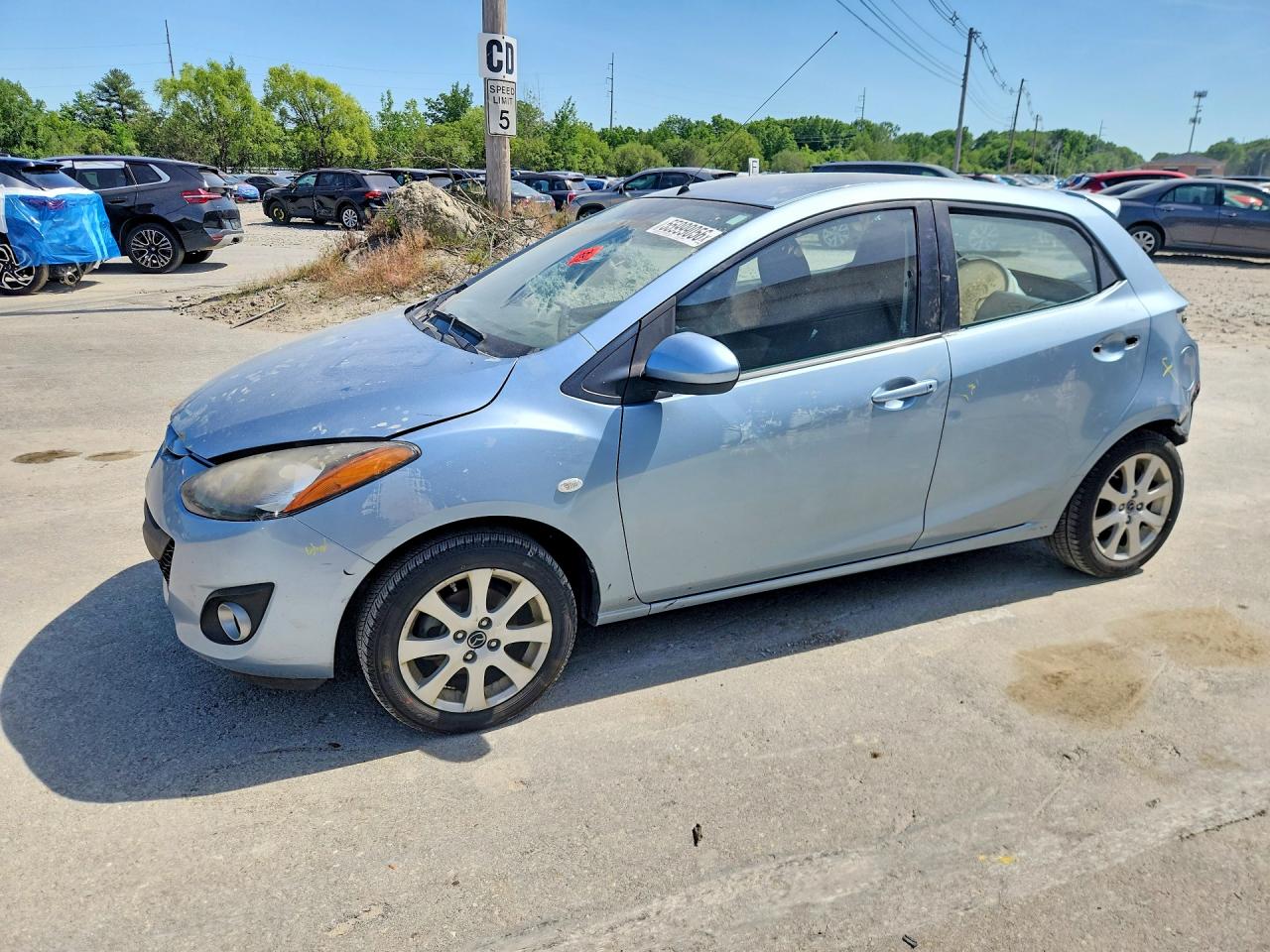 Salvage Mazda 2 Image