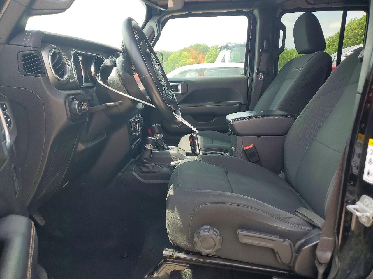 Jeep Wrangler Sahara