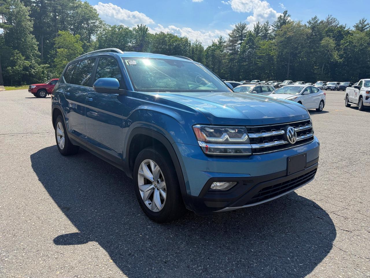 Salvage Volkswagen Atlas Image