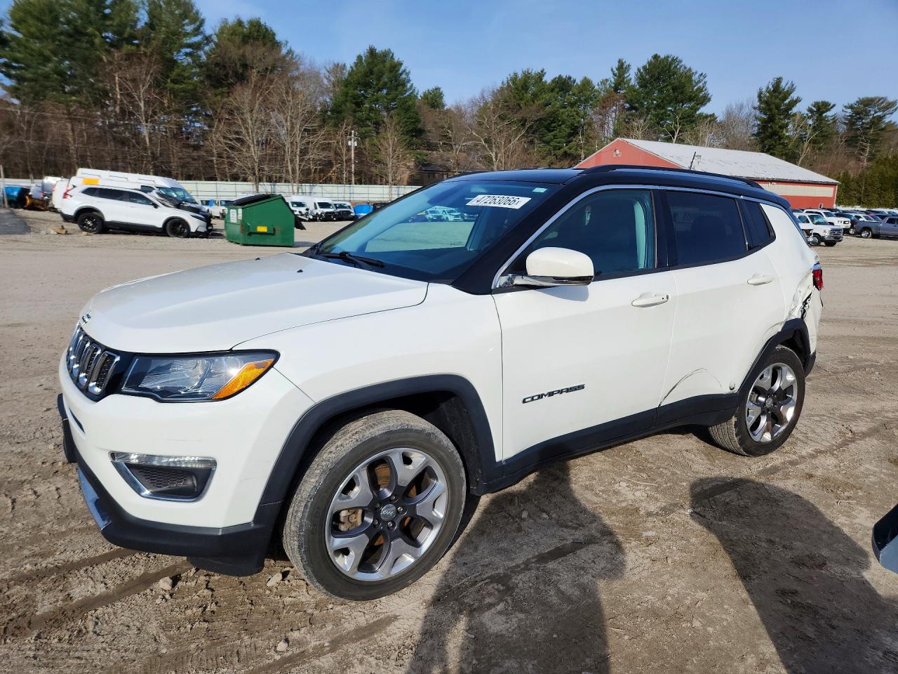 Salvage Jeep Compass Image