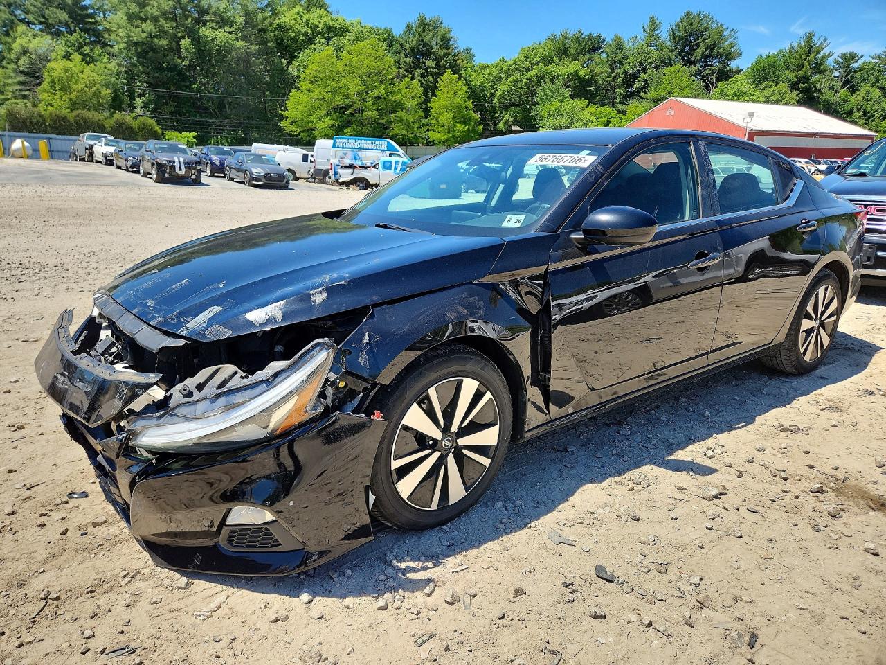 Salvage Nissan Altima Image