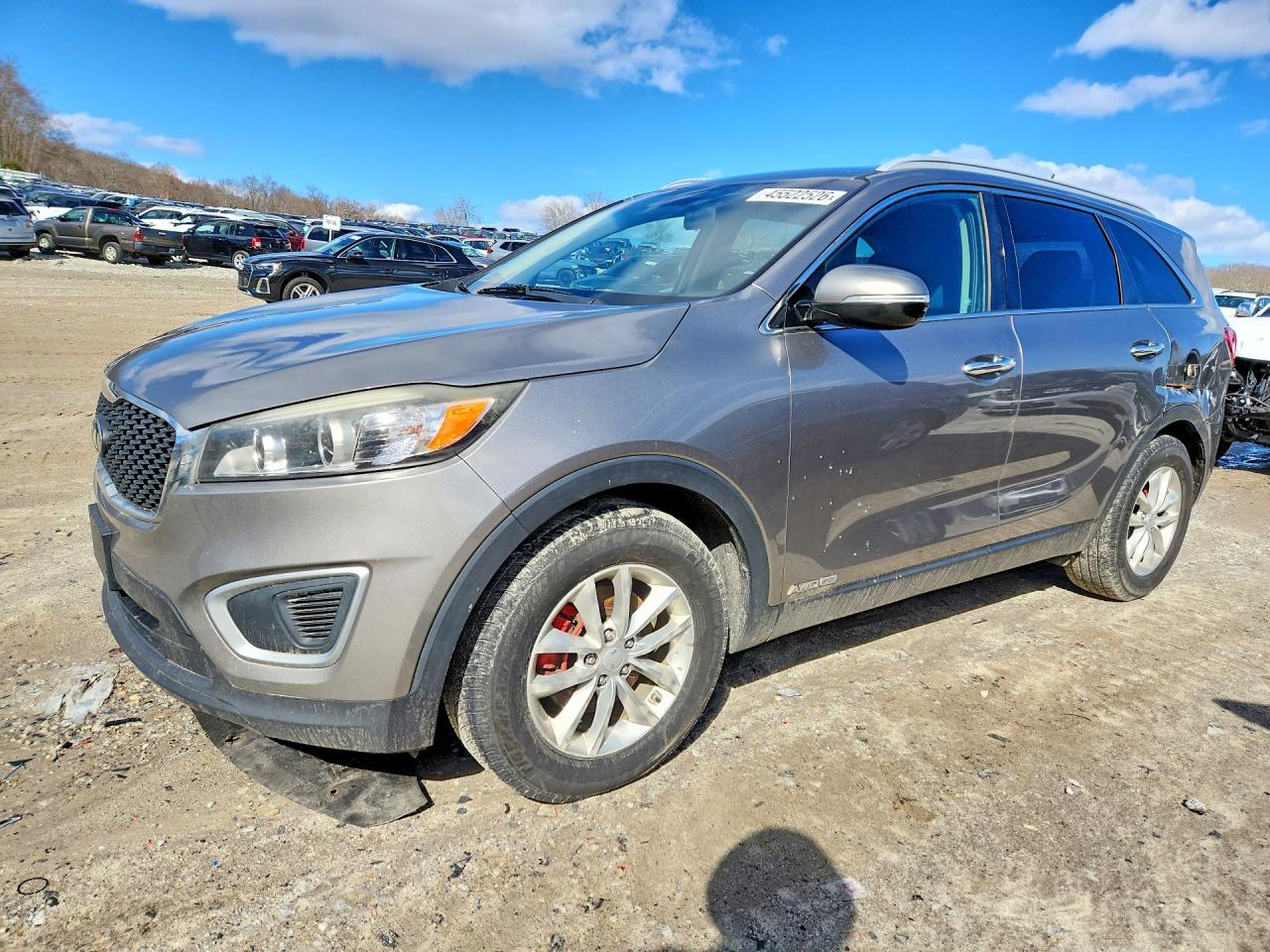 Salvage Kia Sorento Image