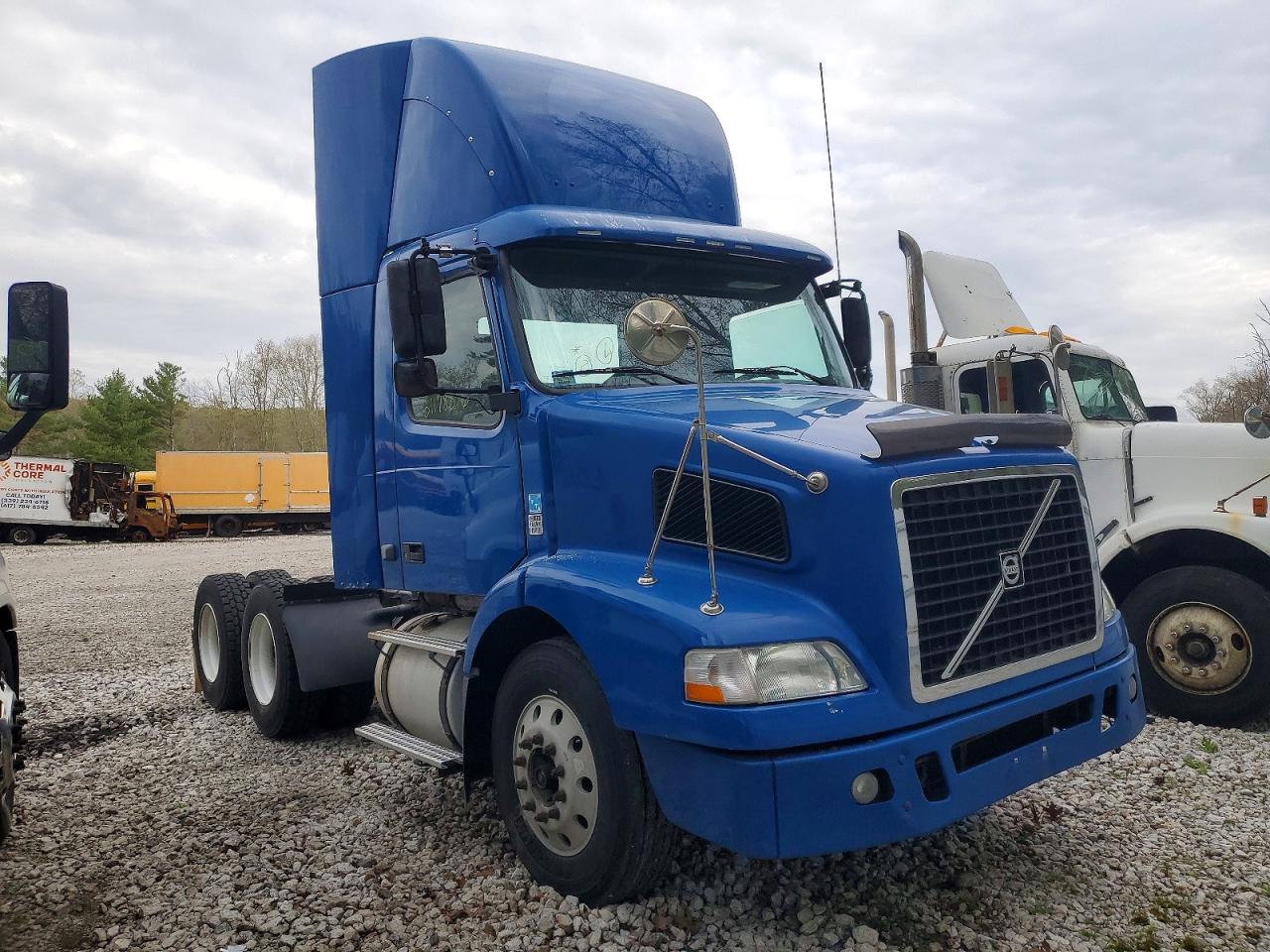 Salvage Volvo Vn Image