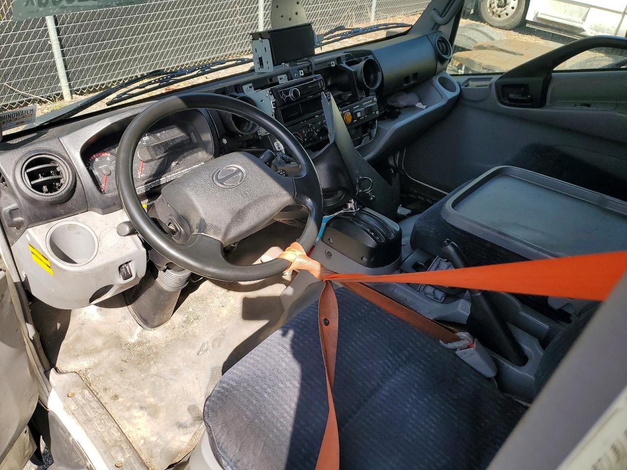 Hino 195