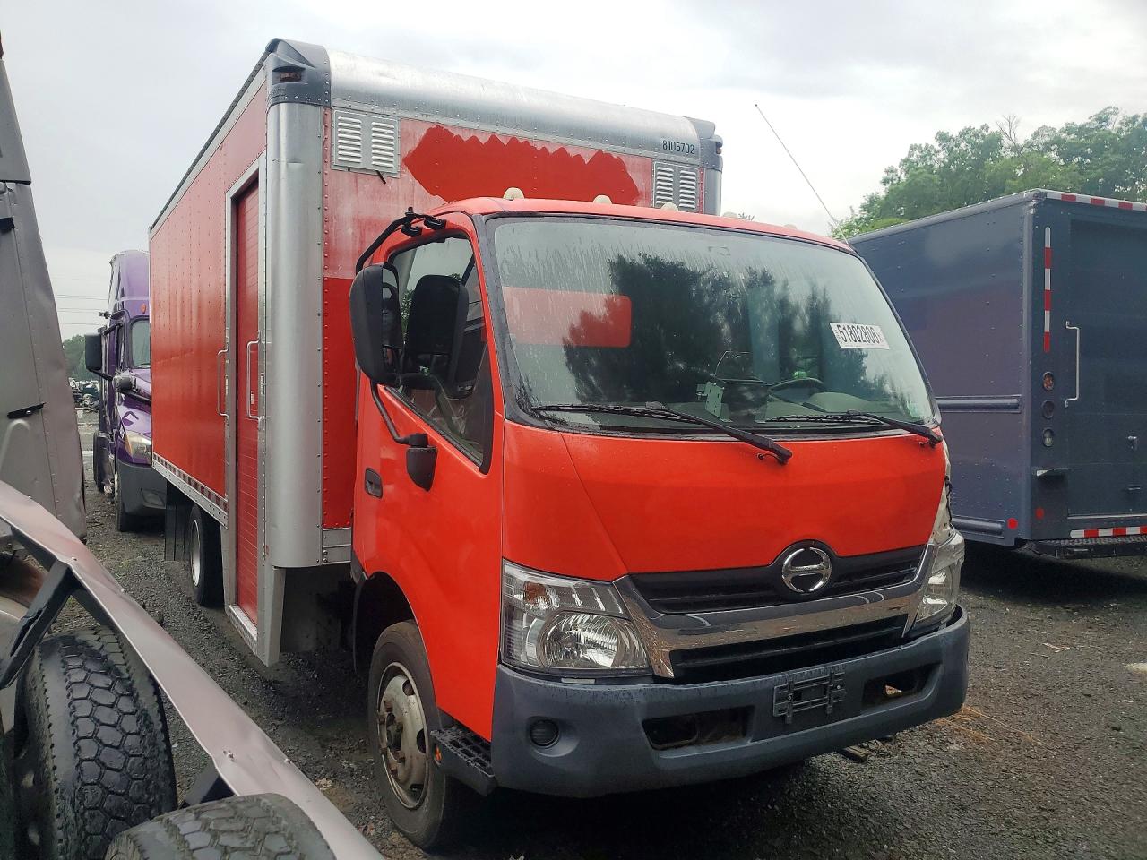 Hino 195