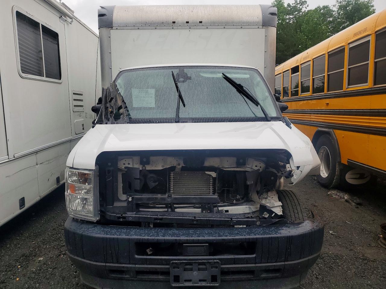 Ford Econoline E350 Super Duty Van