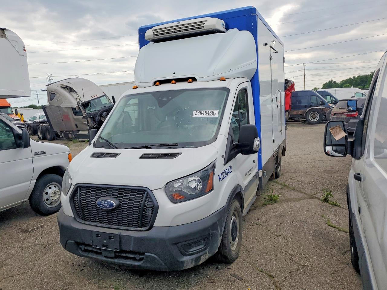 Salvage Ford Transit Image