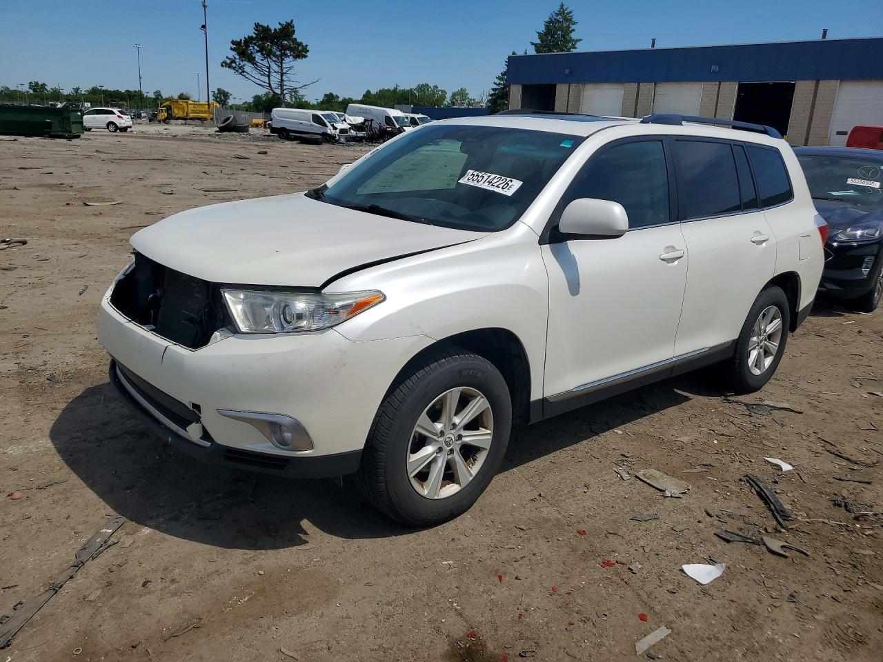 Salvage Toyota Highlander Image