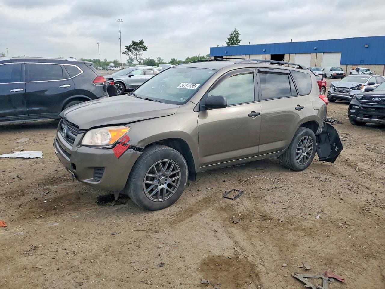 Salvage Toyota RAV4 Image