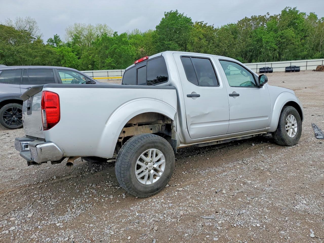 Nissan Frontier Sv
