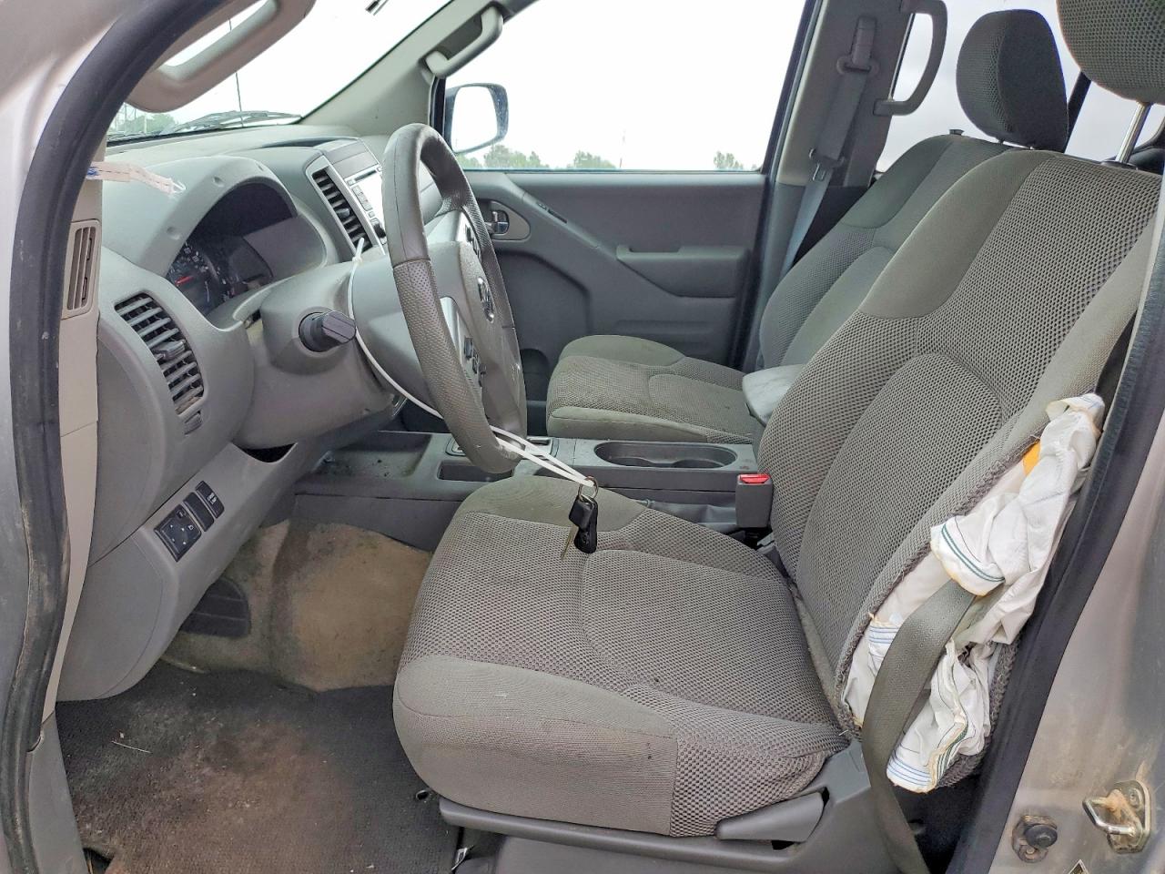 Nissan Frontier Sv