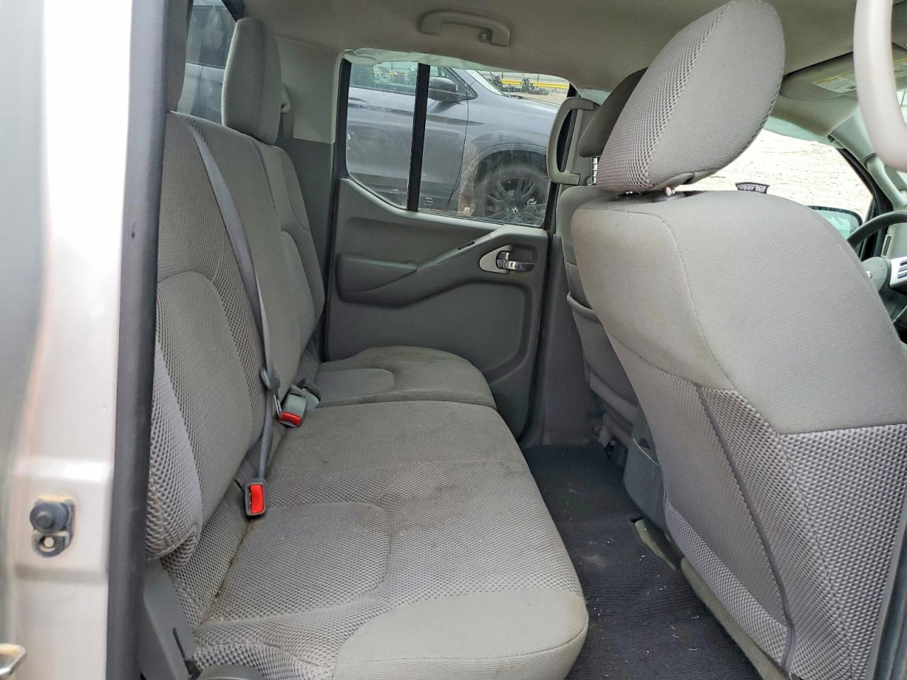 Nissan Frontier Sv