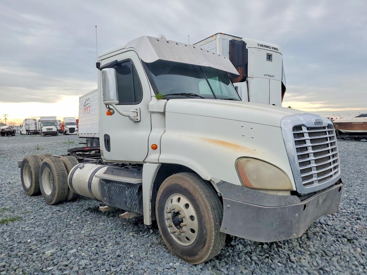 Salvage Freightliner Cascadia Image