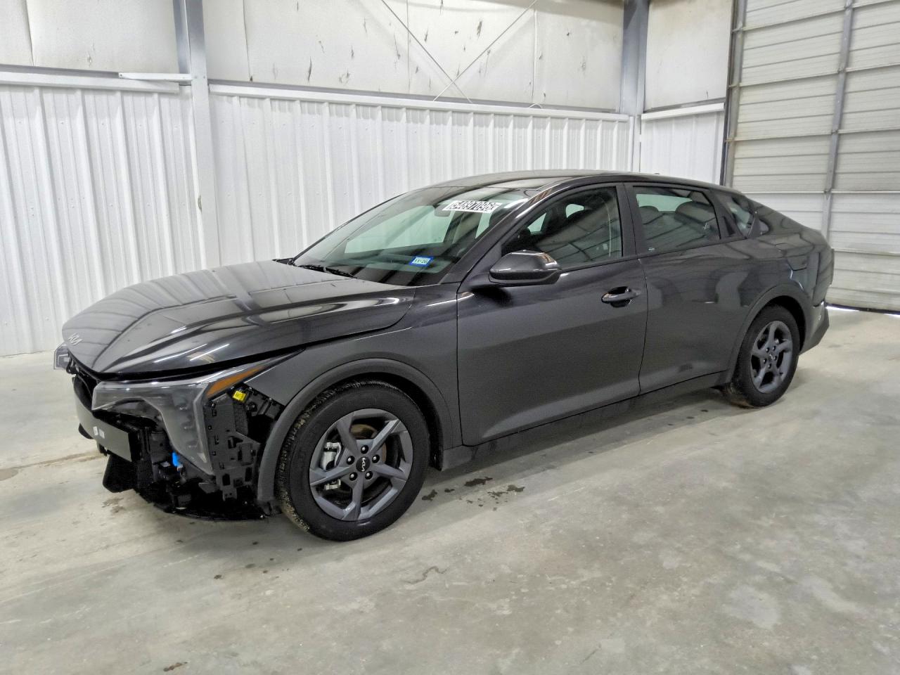 Salvage Kia K4 Image